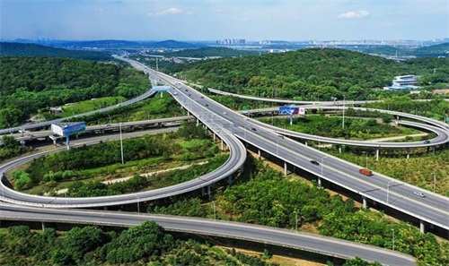 鋼筋套筒應(yīng)用于高速公路